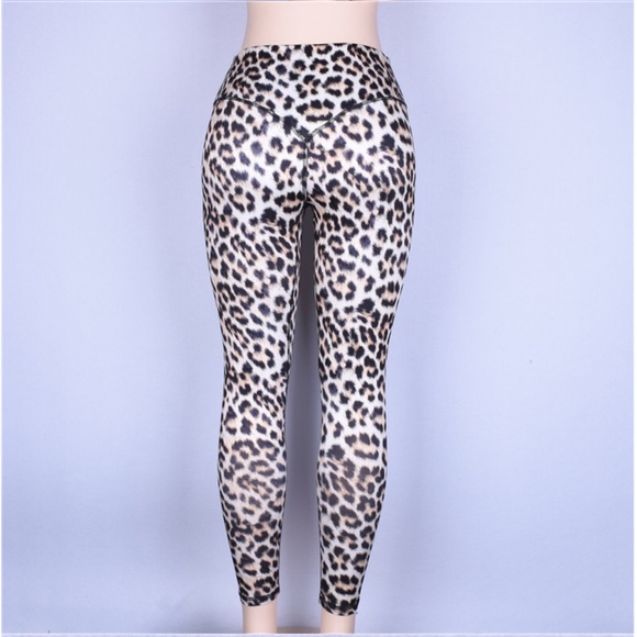 RESTOCKED! Best Seller Leopard Printed Leggings - Picture 8 of 8